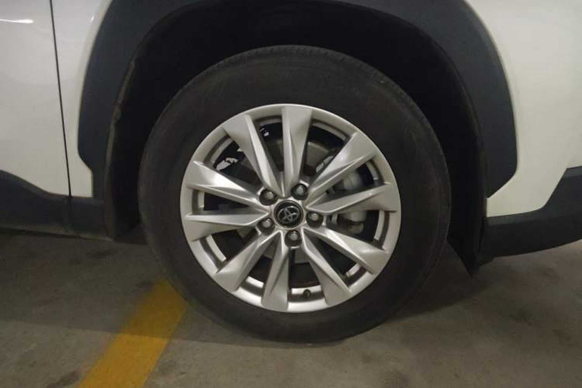 Used Toyota Corolla Cross 2022 2.0L Pioneer Edition Right Front Wheel Hub