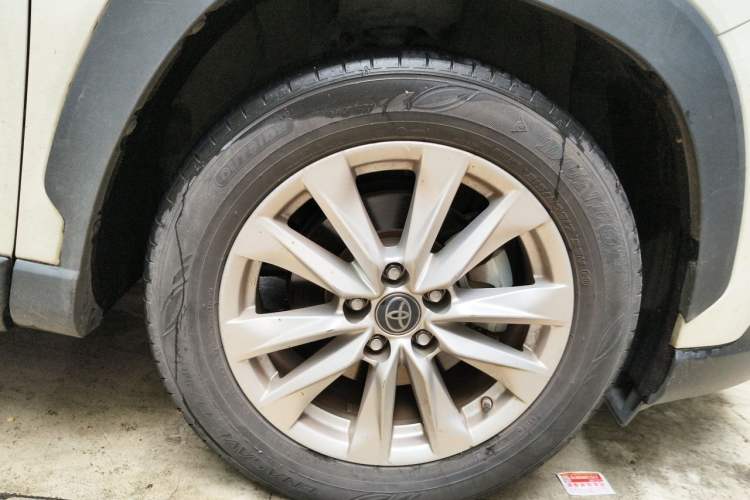 Used Toyota Corolla Cross 2022 2.0L Elite Edition Right Front Wheel Hub