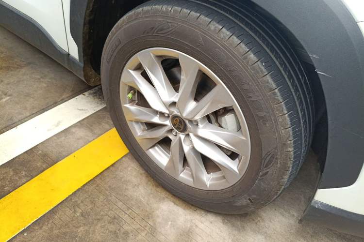 Used Toyota Corolla Cross 2022 2.0L Pioneer Edition Right Front Wheel Hub