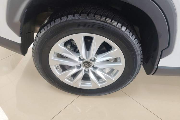 Used Toyota Corolla Cross 2022 2.0L Luxury Edition Right Rear Wheel Hub