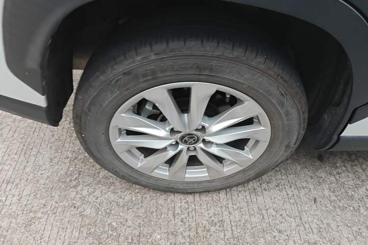 Used Toyota Corolla Cross 2022 2.0L Luxury Edition Right Rear Wheel Hub