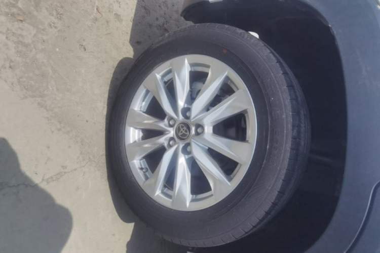 Used Toyota Corolla Cross 2022 2.0L Pioneer Edition Right Rear Wheel Hub