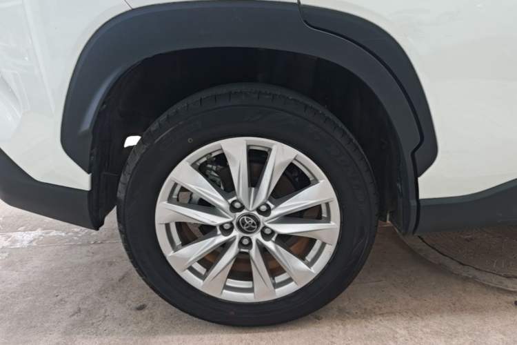 Used Toyota Corolla Cross 2022 2.0L Luxury Edition Right Rear Wheel Hub
