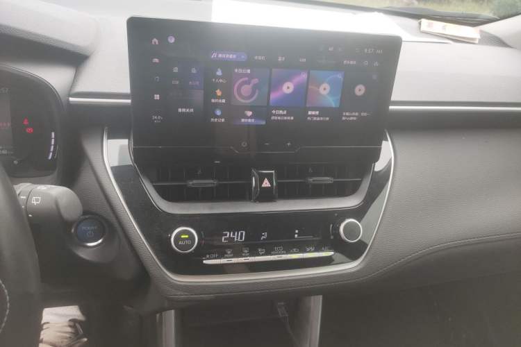 Used Toyota Corolla Cross 2023 Dual-Motor 2.0L Elite Edition Audio And AC Panel
