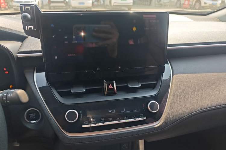 Used Toyota Corolla Cross 2023 2.0L Elite Edition Audio And AC Panel