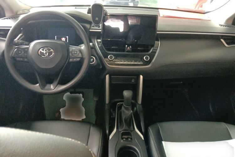 Used Toyota Corolla Cross 2023 2.0L Elite Edition Center Console