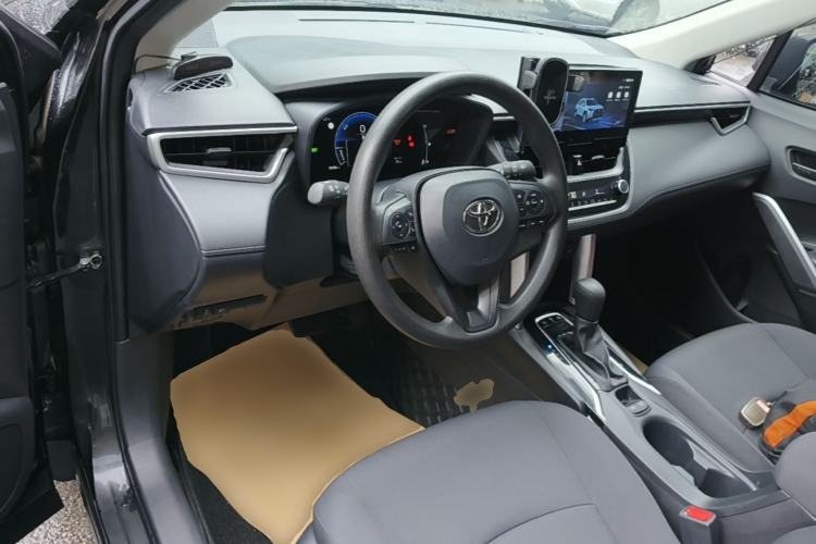 Used Toyota Corolla Cross 2023 Dual-Motor 2.0L Pioneer Edition Center Console