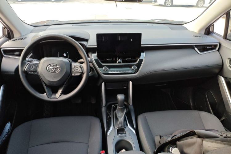 Used Toyota Corolla Cross 2023 2.0L Elite Edition Center Console
