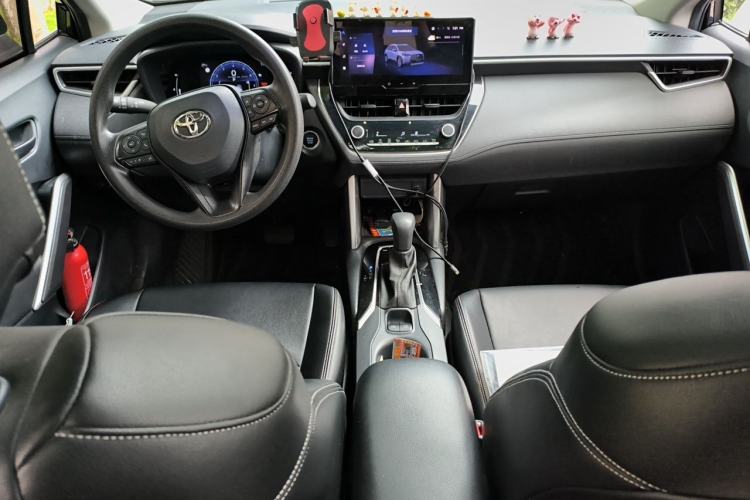 Used Toyota Corolla Cross 2023 2.0L Elite Edition Center Console