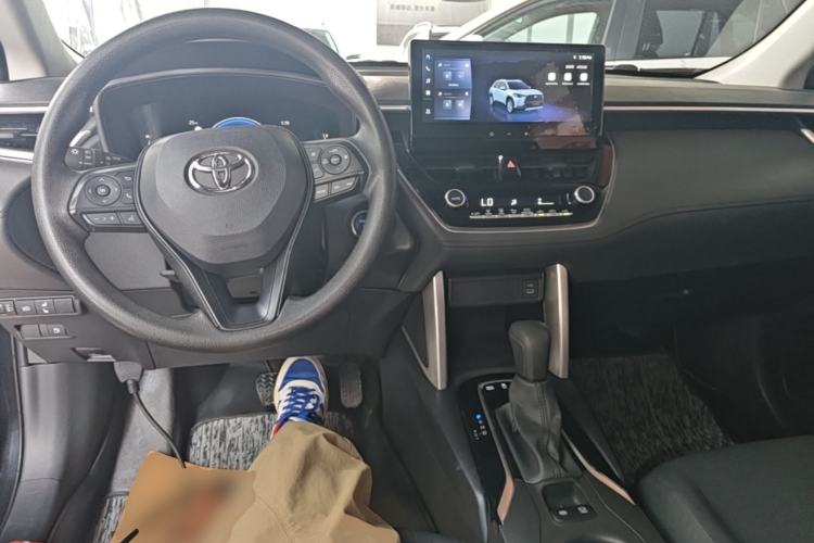 Used Toyota Corolla Cross 2023 Dual-Motor 2.0L Pioneer Edition Center Console