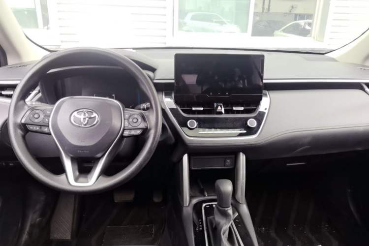 Used Toyota Corolla Cross 2023 2.0L Elite Edition Center Console