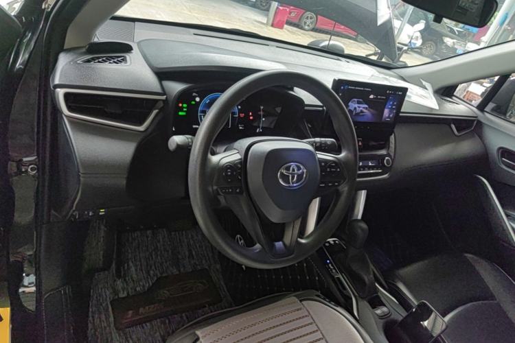Used Toyota Corolla Cross 2023 Dual-Motor 2.0L Elite Edition Center Console