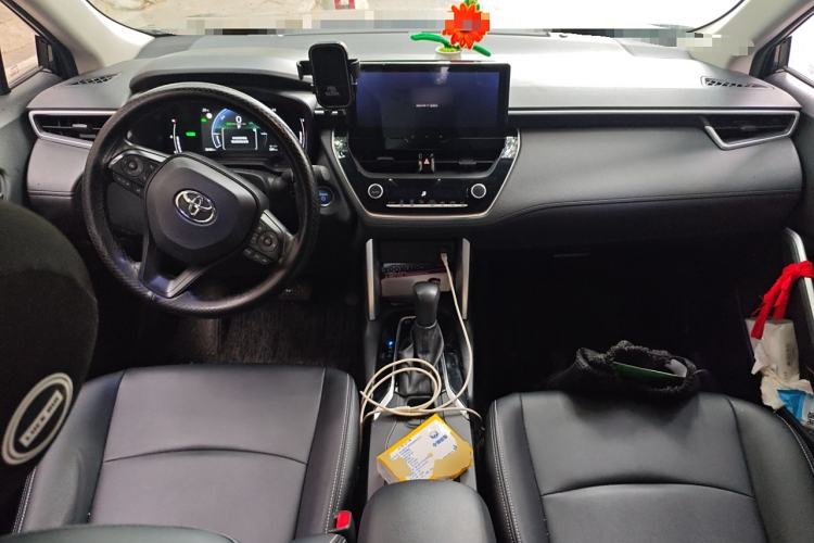 Used Toyota Corolla Cross 2023 Dual-Motor 2.0L Elite Edition Center Console