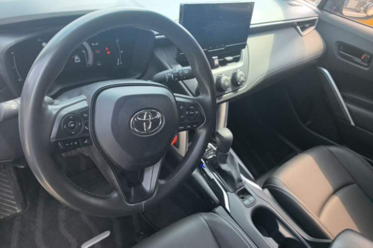 Used Toyota Corolla Cross 2023 2.0L Pioneer Edition Center Console