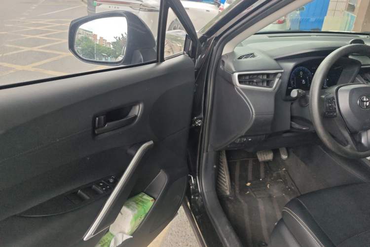 Used Toyota Corolla Cross 2023 2.0L Elite Edition Driver Seat