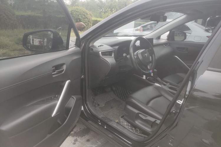 Used Toyota Corolla Cross 2023 Dual-Motor 2.0L Elite Edition Driver Seat