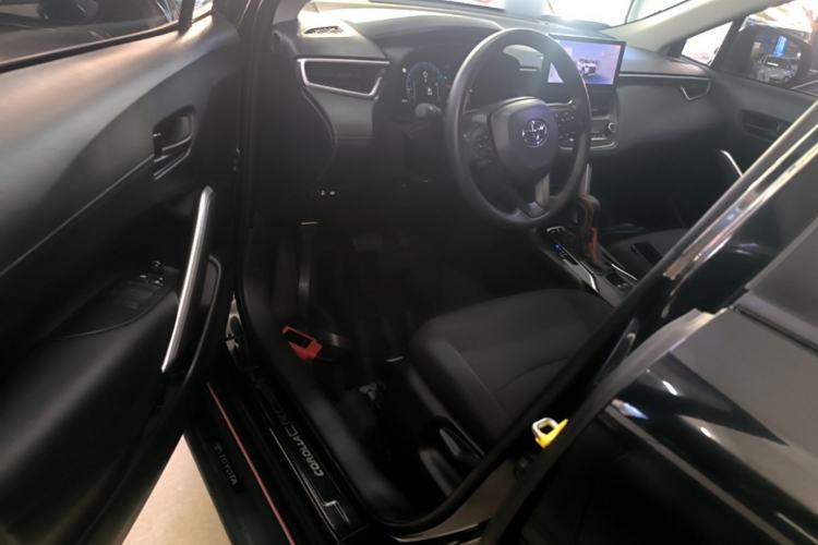 Used Toyota Corolla Cross 2023 2.0L Elite Edition Driver Seat