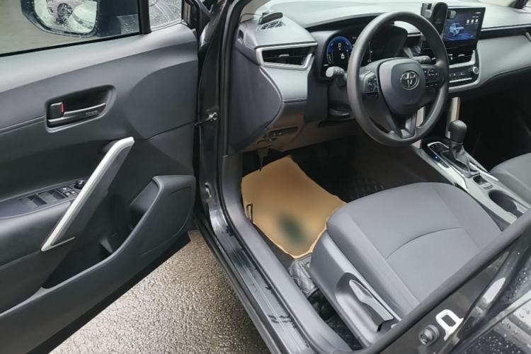 Used Toyota Corolla Cross 2023 Dual-Motor 2.0L Pioneer Edition Driver Seat