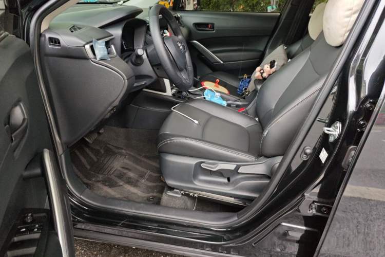Used Toyota Corolla Cross 2023 2.0L Elite Edition Driver Seat