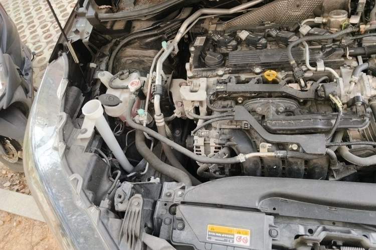 Used Toyota Corolla Cross 2023 2.0L Elite Edition Engine Bay Right