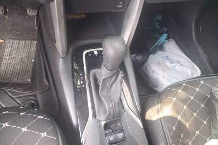 Used Toyota Corolla Cross 2023 2.0L Elite Edition Gear Lever