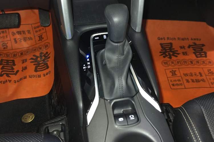 Used Toyota Corolla Cross 2023 2.0L Elite Edition Gear Lever