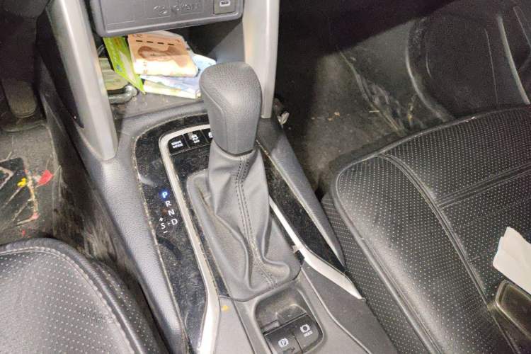 Used Toyota Corolla Cross 2023 Dual-Motor 2.0L Pioneer Edition Gear Lever