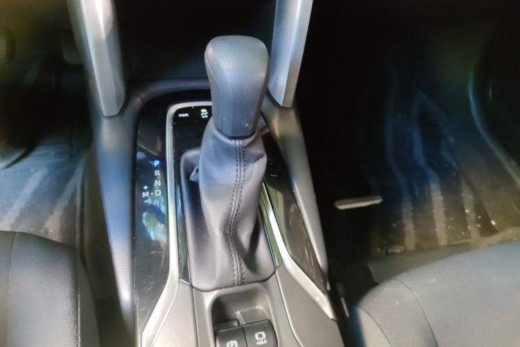 Used Toyota Corolla Cross 2023 2.0L Elite Edition Gear Lever