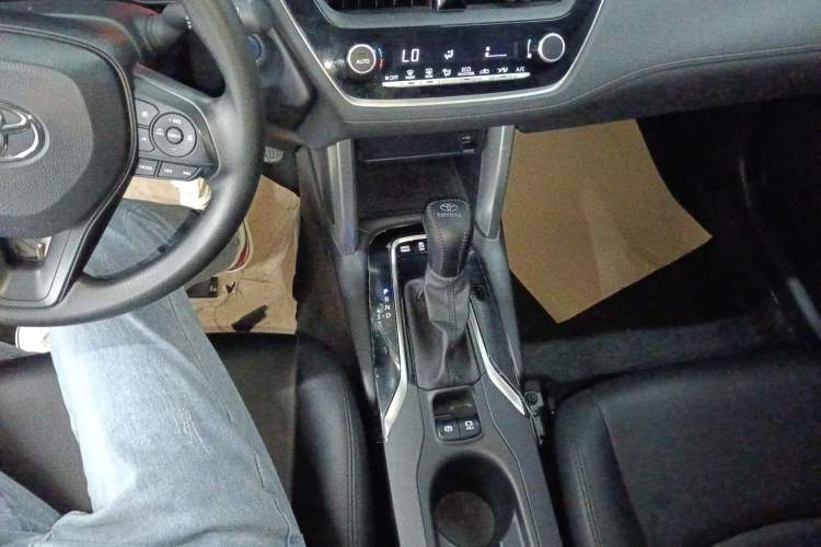 Used Toyota Corolla Cross 2023 Dual-Motor 2.0L Elite Edition Gear Lever