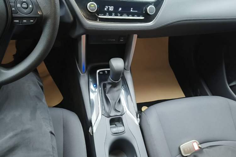 Used Toyota Corolla Cross 2023 Dual-Motor 2.0L Pioneer Edition Gear Lever