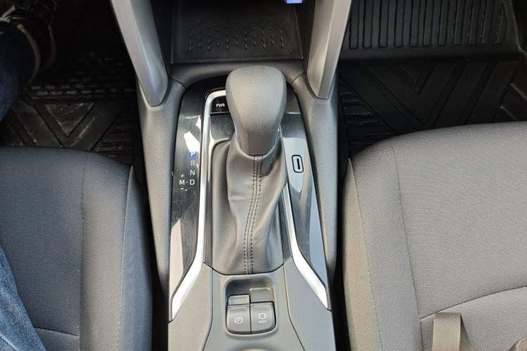 Used Toyota Corolla Cross 2023 2.0L Elite Edition Gear Lever