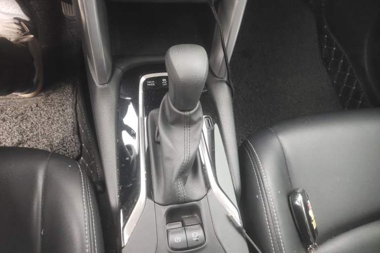 Used Toyota Corolla Cross 2023 Dual-Motor 2.0L Elite Edition Gear Lever