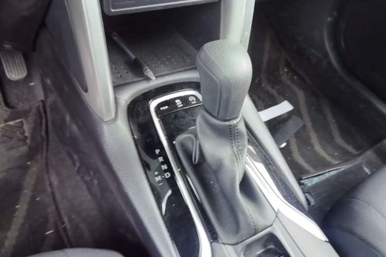 Used Toyota Corolla Cross 2023 2.0L Elite Edition Gear Lever