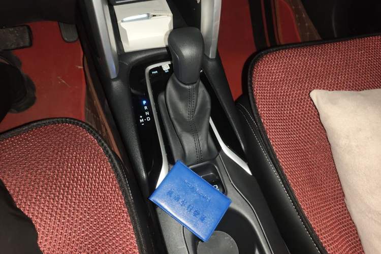 Used Toyota Corolla Cross 2023 2.0L Elite Edition Gear Lever