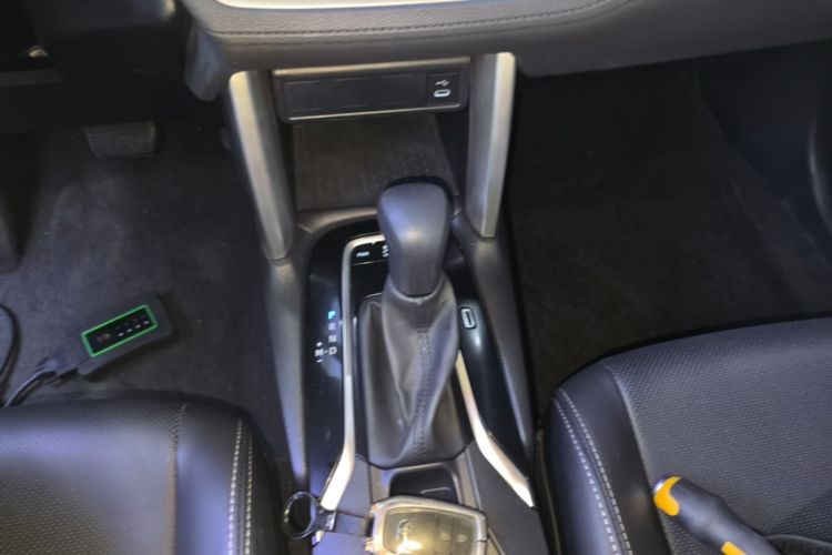 Used Toyota Corolla Cross 2023 2.0L Elite Edition Gear Lever