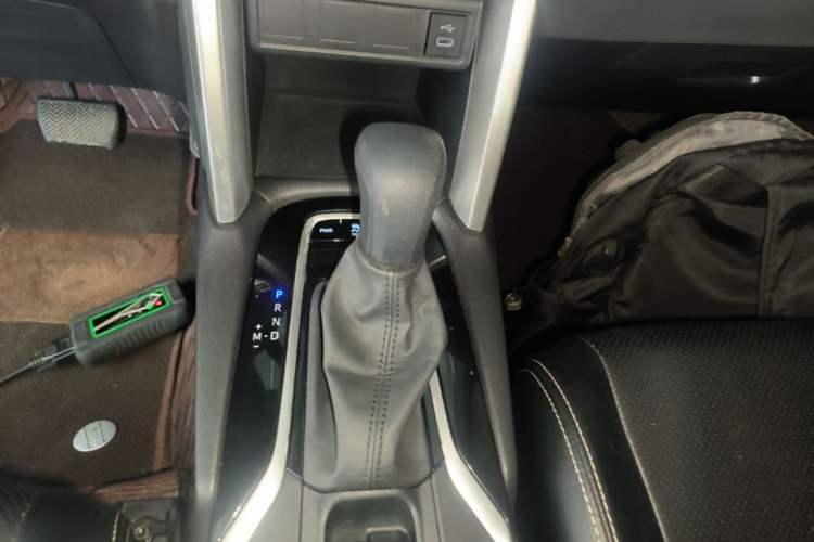 Used Toyota Corolla Cross 2023 2.0L Elite Edition Gear Lever