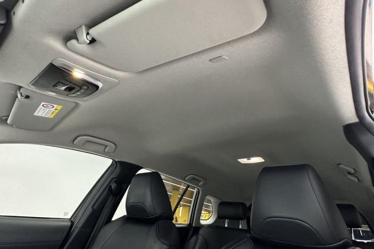 Used Toyota Corolla Cross 2023 Dual-Motor 2.0L Pioneer Edition Headliner