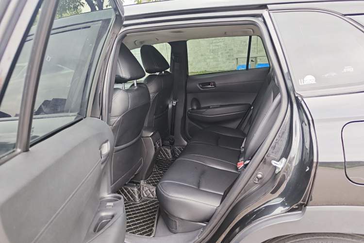 Used Toyota Corolla Cross 2023 Dual-Motor 2.0L Elite Edition Interior 2