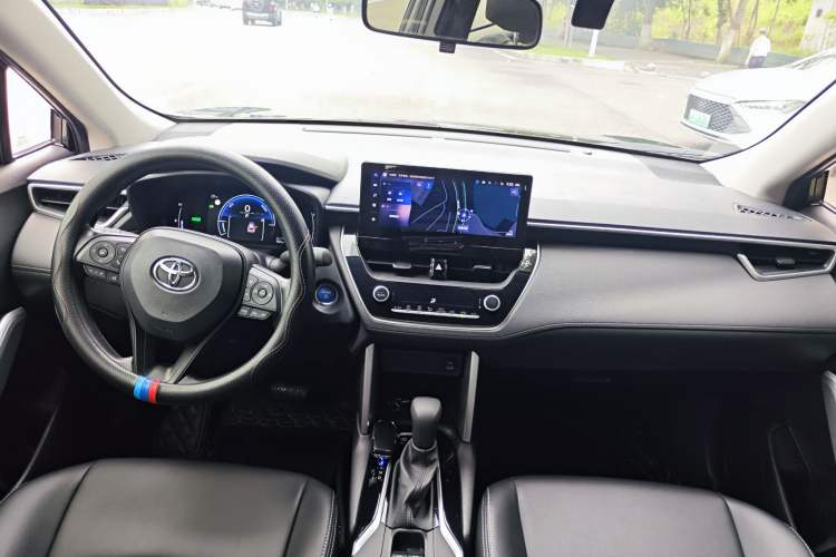 Used Toyota Corolla Cross 2023 Dual-Motor 2.0L Elite Edition Interior 3