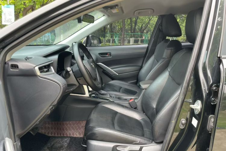 Used Toyota Corolla Cross 2023 2.0L Pioneer Edition Interior 4