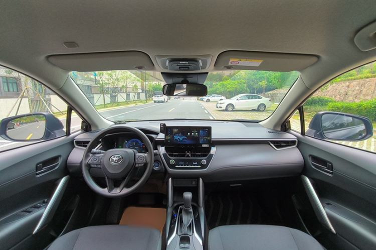 Used Toyota Corolla Cross 2023 Dual-Motor 2.0L Pioneer Edition Interior 4