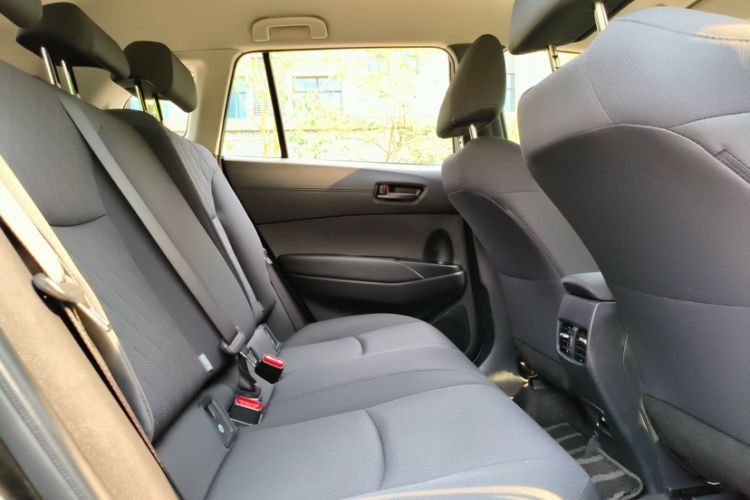 Used Toyota Corolla Cross 2023 Dual-Motor 2.0L Pioneer Edition Interior 5
