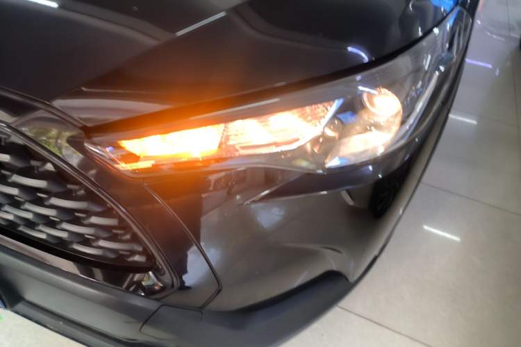 Used Toyota Corolla Cross 2023 2.0L Elite Edition Left Front Headlight