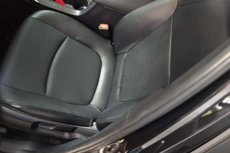 Used Toyota Corolla Cross 2023 Dual-Motor 2.0L Pioneer Edition Left Front Seat