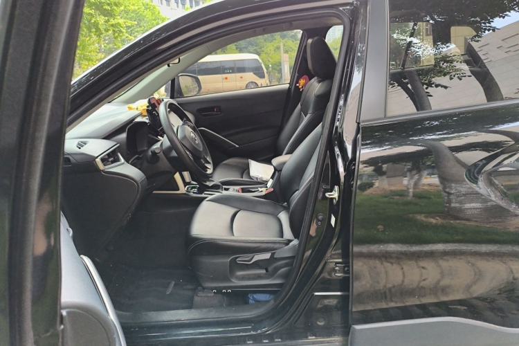 Used Toyota Corolla Cross 2023 2.0L Elite Edition Left Front Seat