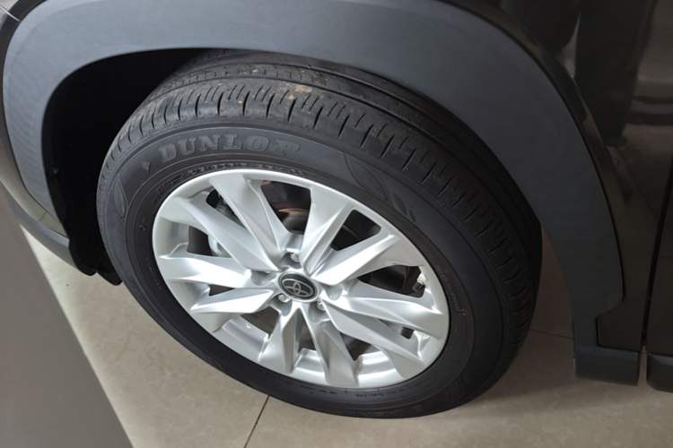 Used Toyota Corolla Cross 2023 2.0L Elite Edition Left Front Wheel Hub