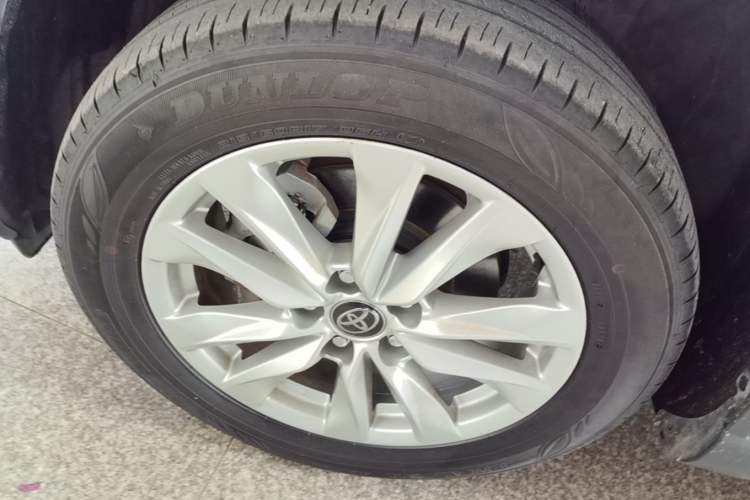 Used Toyota Corolla Cross 2023 2.0L Pioneer Edition Left Front Wheel Hub