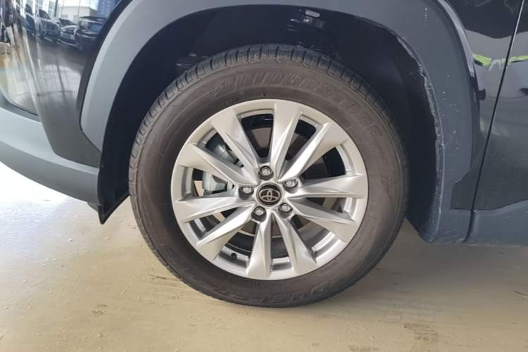 Used Toyota Corolla Cross 2023 2.0L Pioneer Edition Left Front Wheel Hub