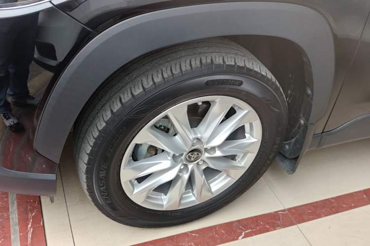 Used Toyota Corolla Cross 2023 Dual-Motor 2.0L Pioneer Edition Left Front Wheel Hub
