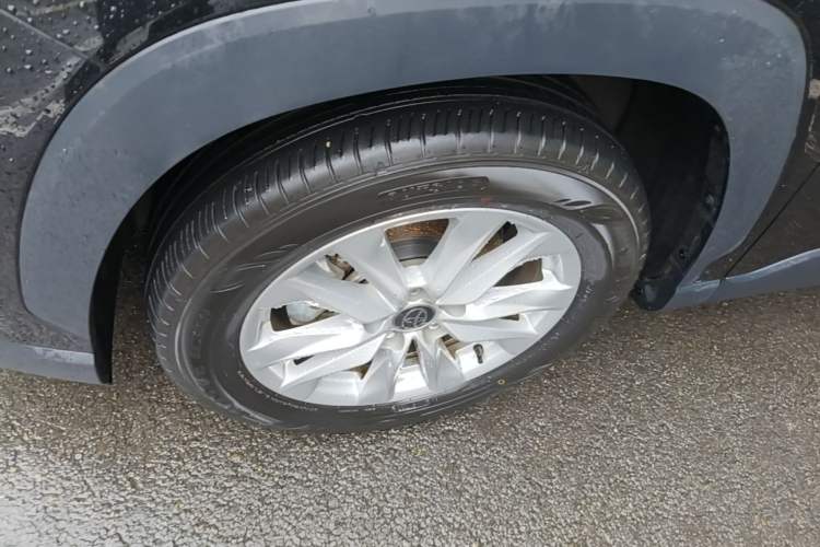 Used Toyota Corolla Cross 2023 Dual-Motor 2.0L Pioneer Edition Left Front Wheel Hub